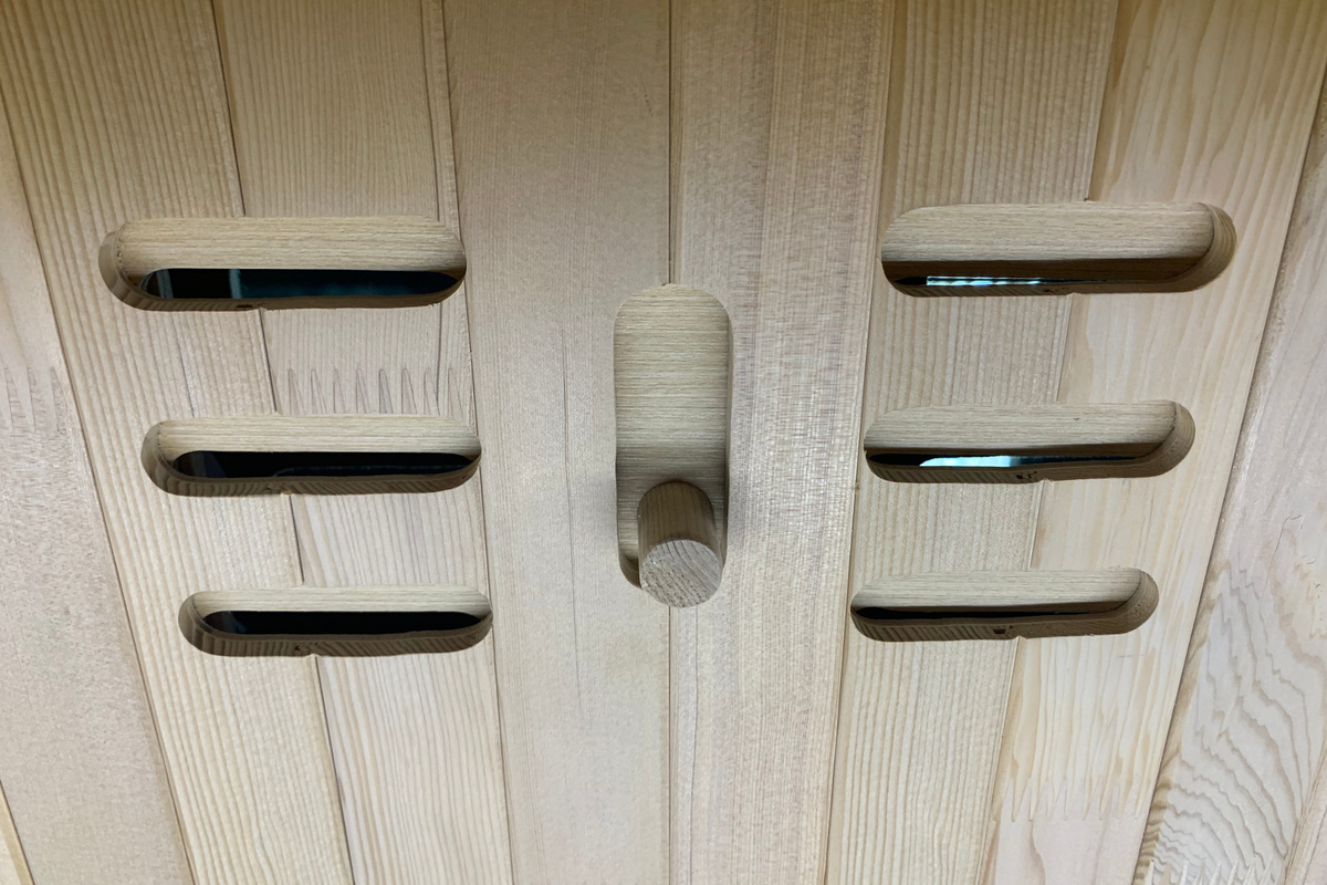 Two-Person Full-Spectrum Infrared Sauna with Red Light