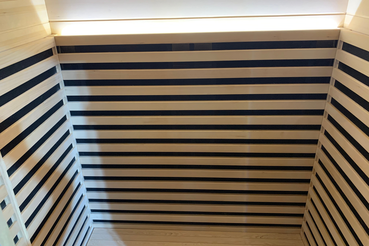 Two-Person Full-Spectrum Infrared Sauna with Red Light