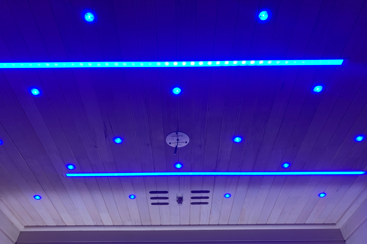 Two-Person Full-Spectrum Infrared Sauna with Red Light